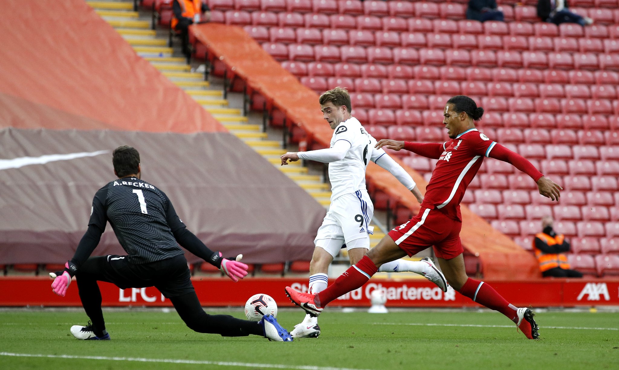 员交换的策 员交换的策